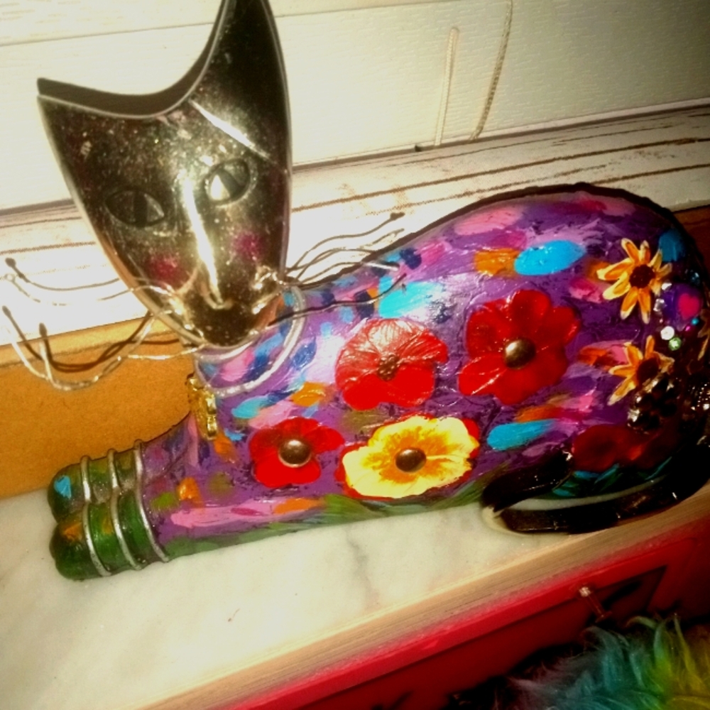Hand painted lounge cat